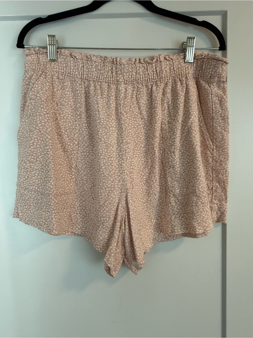Abercrombie Linen Blend Light Pink Floral Print Elastic Waist Shorts